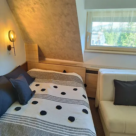 Maja Konaci Appartement *